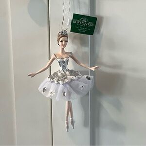 🩰🤍👑Nutcracker presents "SNOW QUEEN" Ballerina Ornament in White and Silver